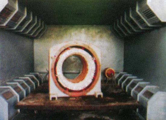 3550KW電機(jī)轉(zhuǎn)子維修現(xiàn)場(chǎng)